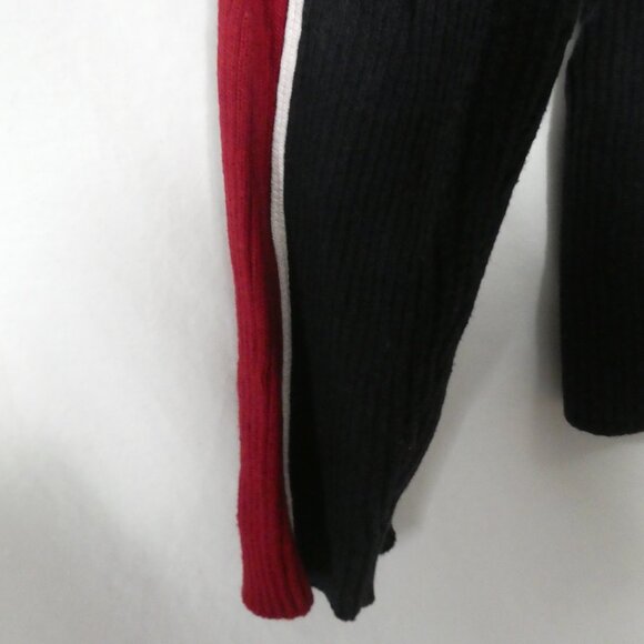 NOMI | medium | Ribbed Burgundy and Black Partial Zip-Up Sweater - Picture 11 of 15